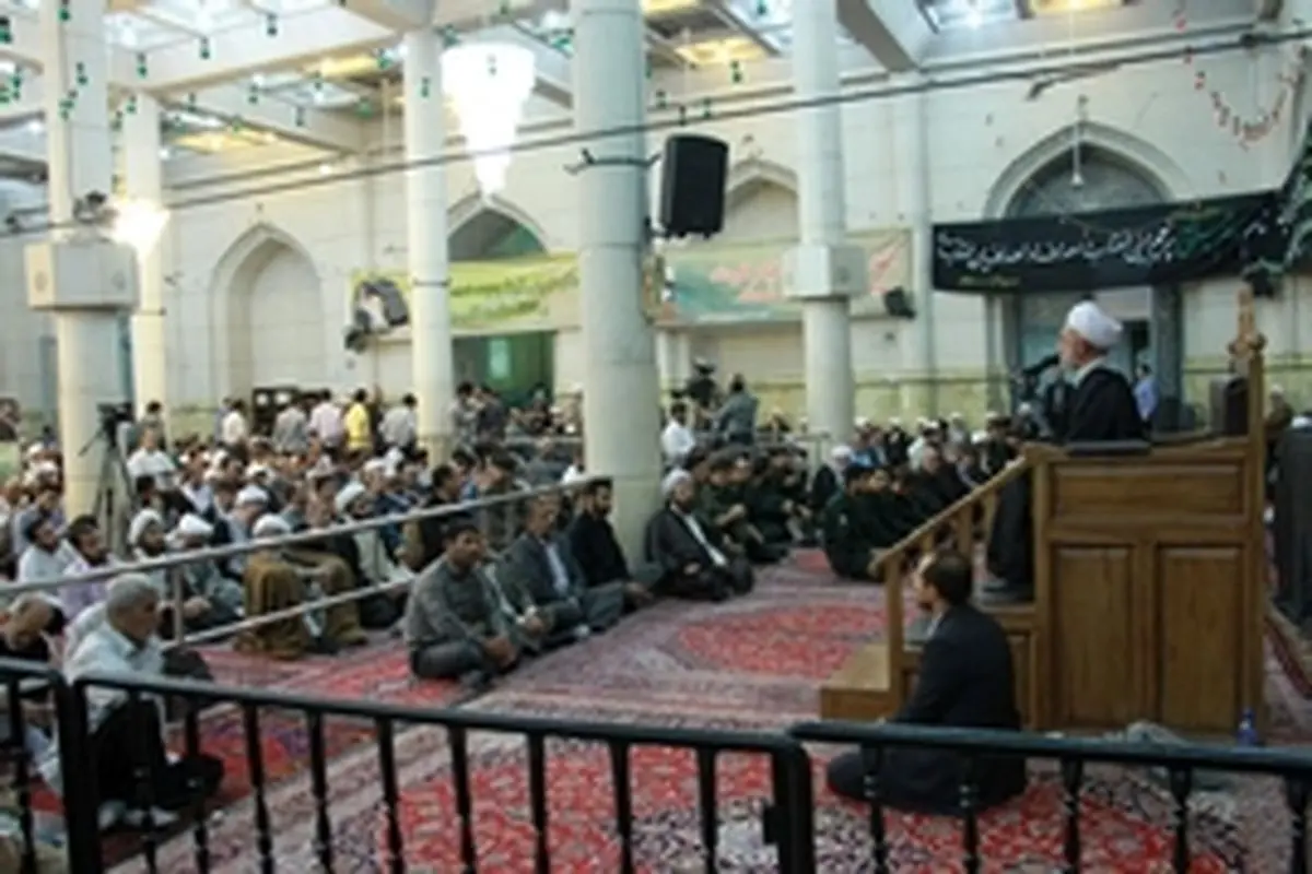 مراسم بیست و پنجمین سالگرد ارتحال امام(ره) در قم برگزار شد
