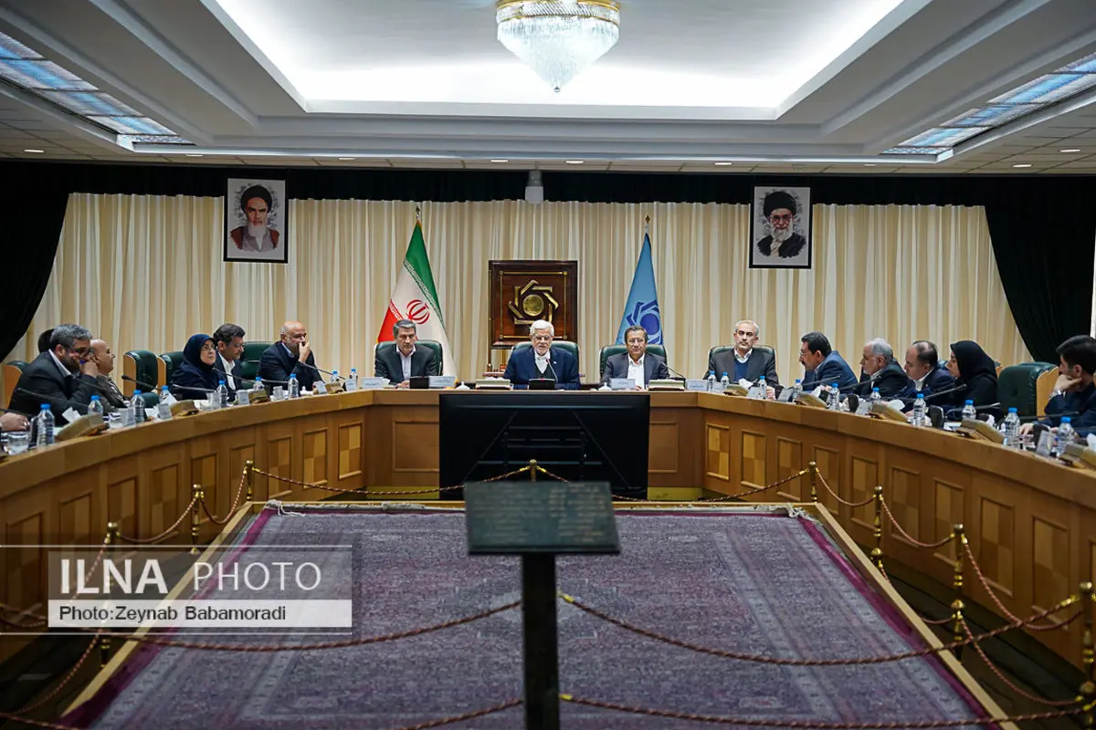 اولویت دولت تامین معیشت مردم است