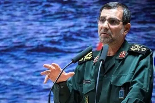 هشدار فرمانده نیروی دریایی سپاه نسبت به تخلیه نفت توقیف شده ایران
