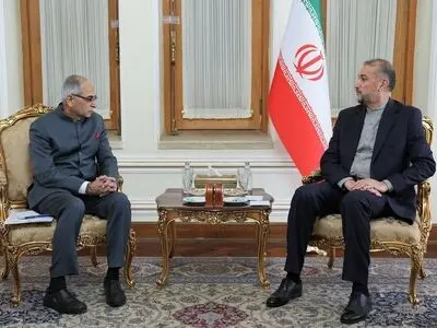 Iran FM underlines developing ties with India