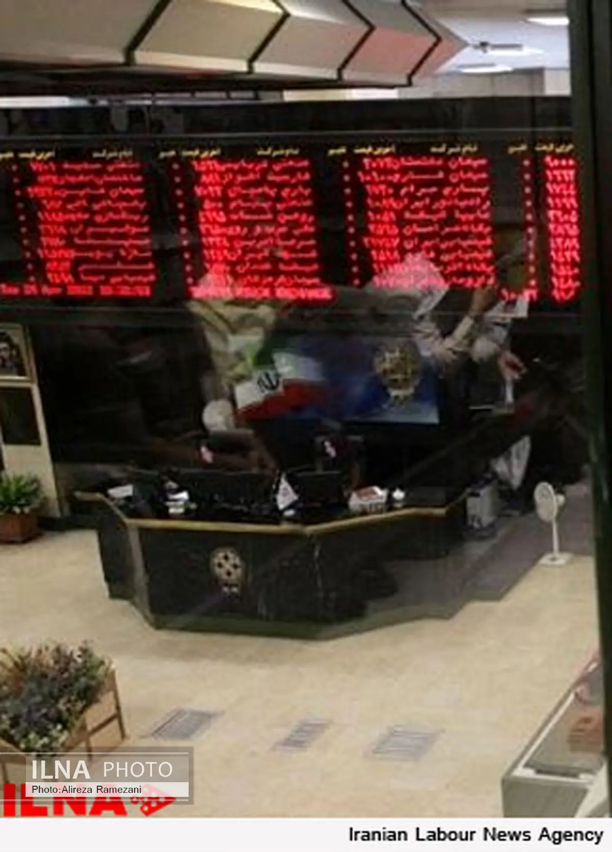 ۲۱ درصد ارزش معاملات ۷ ماهه بورس در دست ۵ کارگزاری