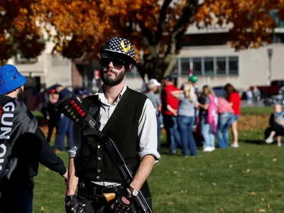 استفاده از سلاح ممنوع است

