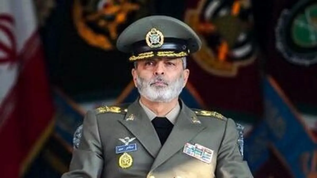 قائد الثورة الإسلامية يعين اللواء موسوي رئيسا لهئئة الاركان العامة للقوات المسلحة