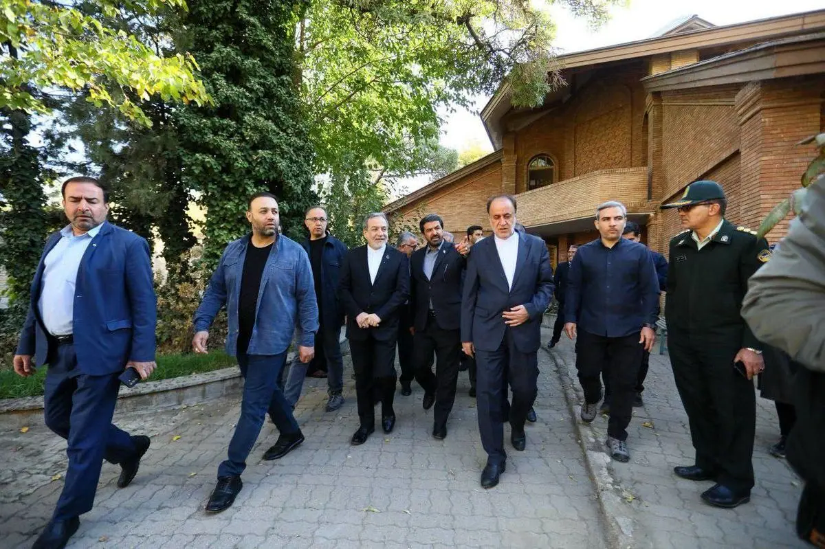 بازدید وزیر امور خارجه از دانشگاه دی هشت  (D8) در همدان