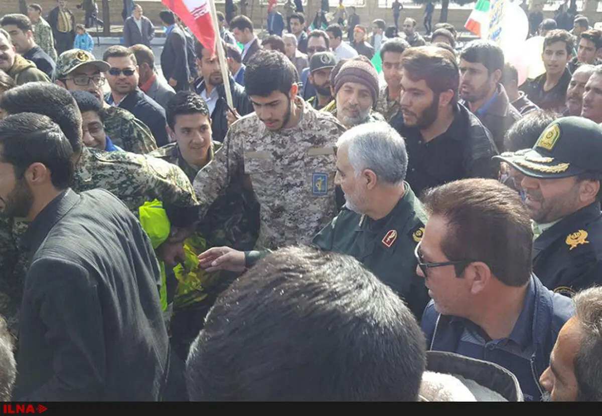 حضور سردار سلیمانی در راهپیمایی ۲۲ بهمن کرمان + تصویر