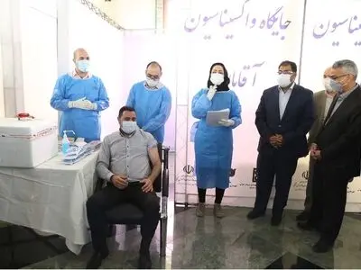 آغاز واکسیناسیون کرونا کارکنان سازمان بهشت زهرا(س)