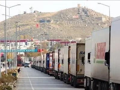 ایستائی ناوگان ترانزیتی، صادراتی و وارداتی در پایانه مرزی بازرگان به صفر رسید