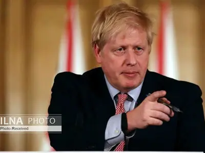 دولت آموزش محتوای ضدسرمایه‌داری در مدارس را ممنوع کرد/ طارق علی: نشانه‌های زوال جریان حاکم بر انگلستان آشکار شده است/ یانیس واروفاکیس:  صدای پای فاشیسم می‌آید