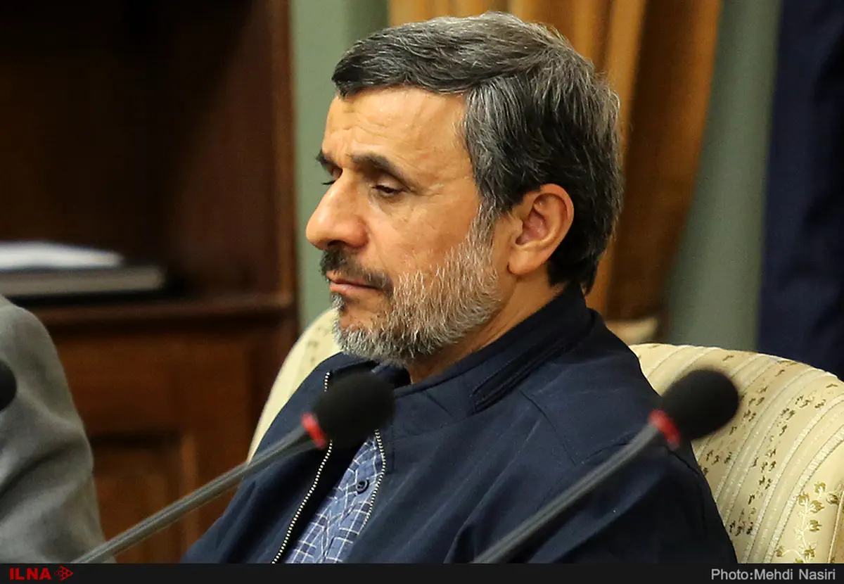 عدم واکنش احمدی‌نژاد به جنایات صهیونیست‌ها به دلیل برخوردهایی است که با او شده/ محمود درباره مسائل سیاسی سکوت کرده و مشغول بازی با نوه‌اش است