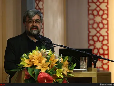 علیرضا بهشتی: مستندها و فیلم‌های تاریخ انقلاب خلق معما می‌کنند+عکس