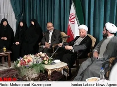 دیدار نویسندگان و مسؤولان سرای اهل قلم با آیت الله هاشمی رفسنجانی