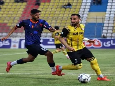 لیگ دسته اول فوتبال: توقف نساجی صدرنشین در روز پیروزی صنعت نفت