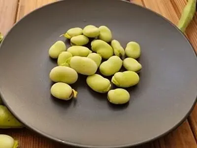 دو روش خلاقانه برای پاک کردن باقالی + فیلم