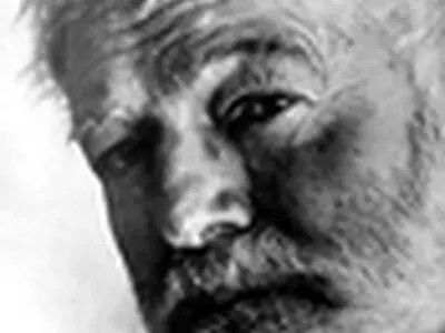 ترجمه‌ی ۷۵ مقاله از چهار دهه زندگی همینگوی به اتمام رسید