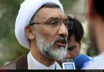 باید با تمام ابزار خود در مقابل دشمن به میدان بیاییم/ از راه‌های دیپلماتیک نباید غافل شد