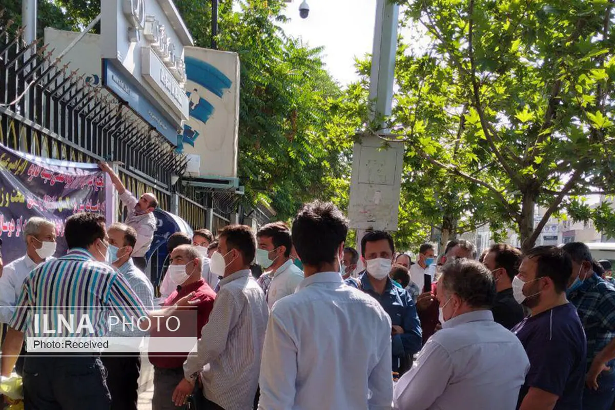 اعتراض کارگران «گروه صنعتی شیشه کاوه» به بلاتکلیفی برای بازنشستگی پیش از موعد 