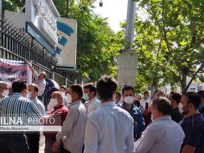 اعتراض کارگران «گروه صنعتی شیشه کاوه» به بلاتکلیفی برای بازنشستگی پیش از موعد 