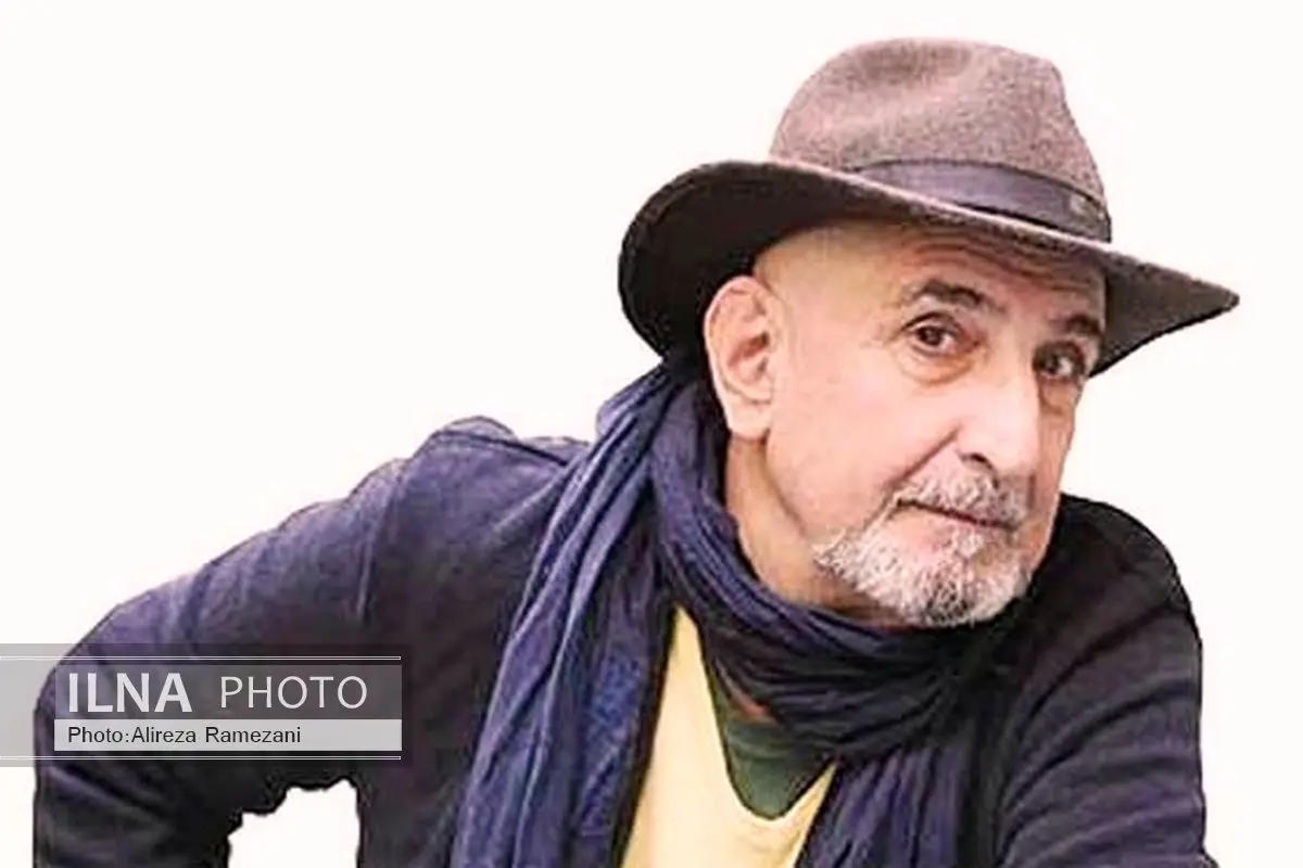 فرهاد آئیش به «نقد تئاتر» می‌رود