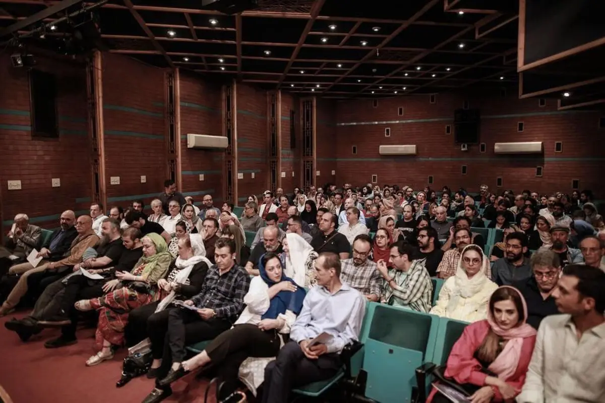 اکران خصوصى کاشى هفت رنگ در خانه هنرمندان