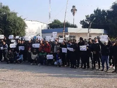 ادامه تجمع صنفی کارگران قند خاورمیانه شوش برای بازگشت همکاران اخراجی