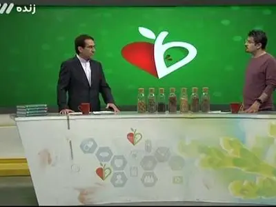 اقدام عجیب مجری تلویزیون در ماه رمضان روی آنتن زنده + فیلم