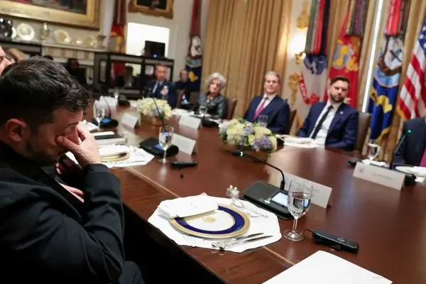 حلم "توماهوك" تبخر.. ترامب يطالب زيلينسكي بوقف الحرب دون صواريخ واشنطن
