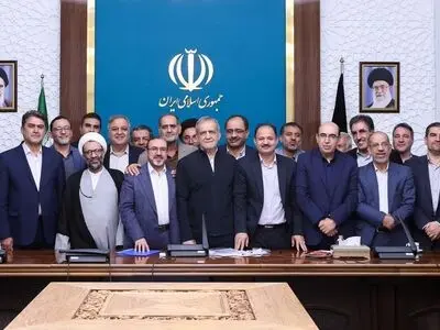 سهیم نبودن فارسی‌ها در کابینه با وعده جدید رئیس‌جمهور جبران می‌شود