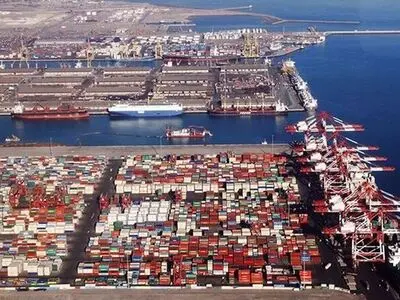 Ships frequenting at Iran’s largest container port despite Israeli threats