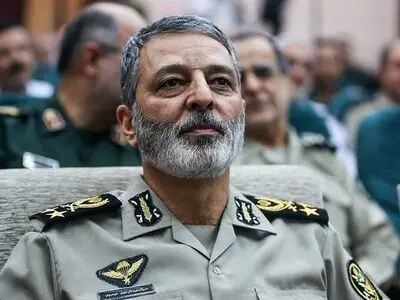 قائد الجیش الایرانی: لو ارتکب العدو أی خطأ سیتلقی ردا یجعله نادما