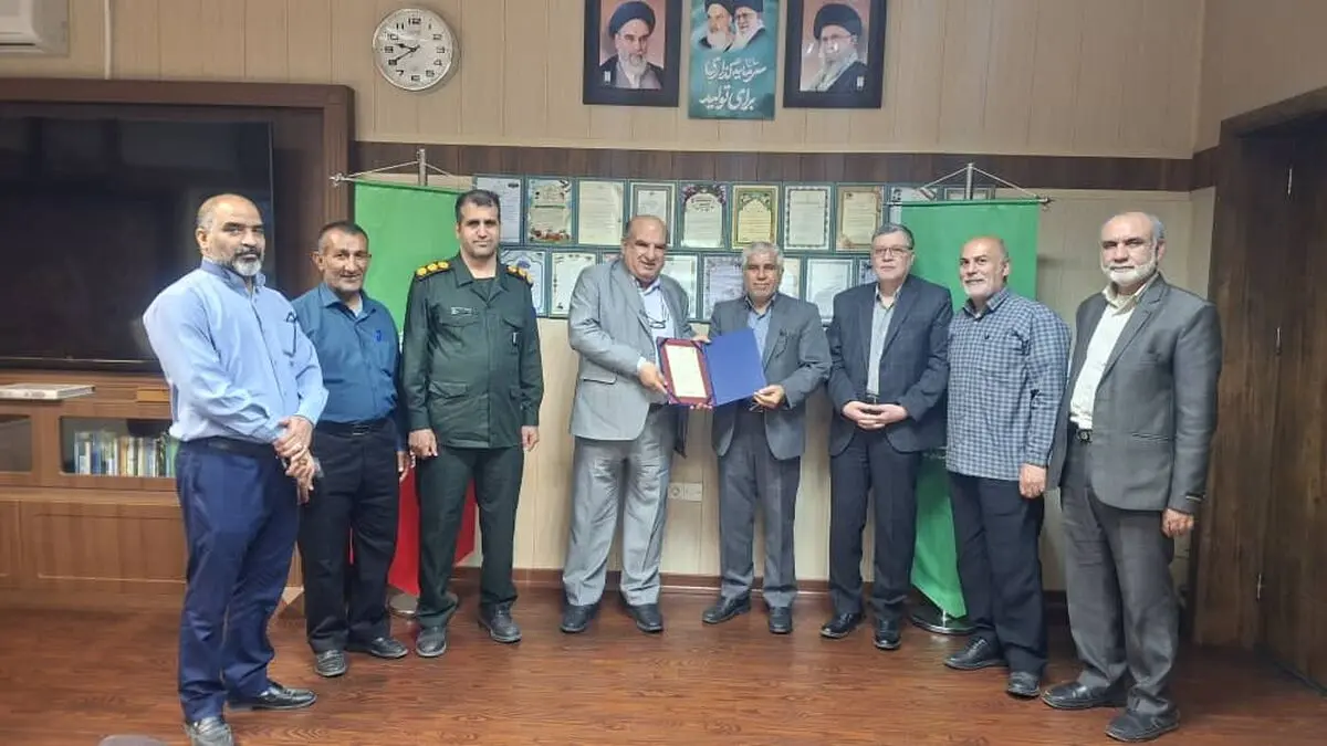 فرمانده سپاه ولیعصر (عج) خوزستان از مدیرعامل توسعه نیشکر تقدیر کرد