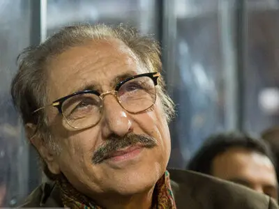 ناظرزاده کرمانی به گردن آموزش آکادمیک حق دارد