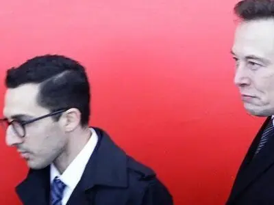 یار ایرانی ایلان ماسک از تسلا اخراج شد