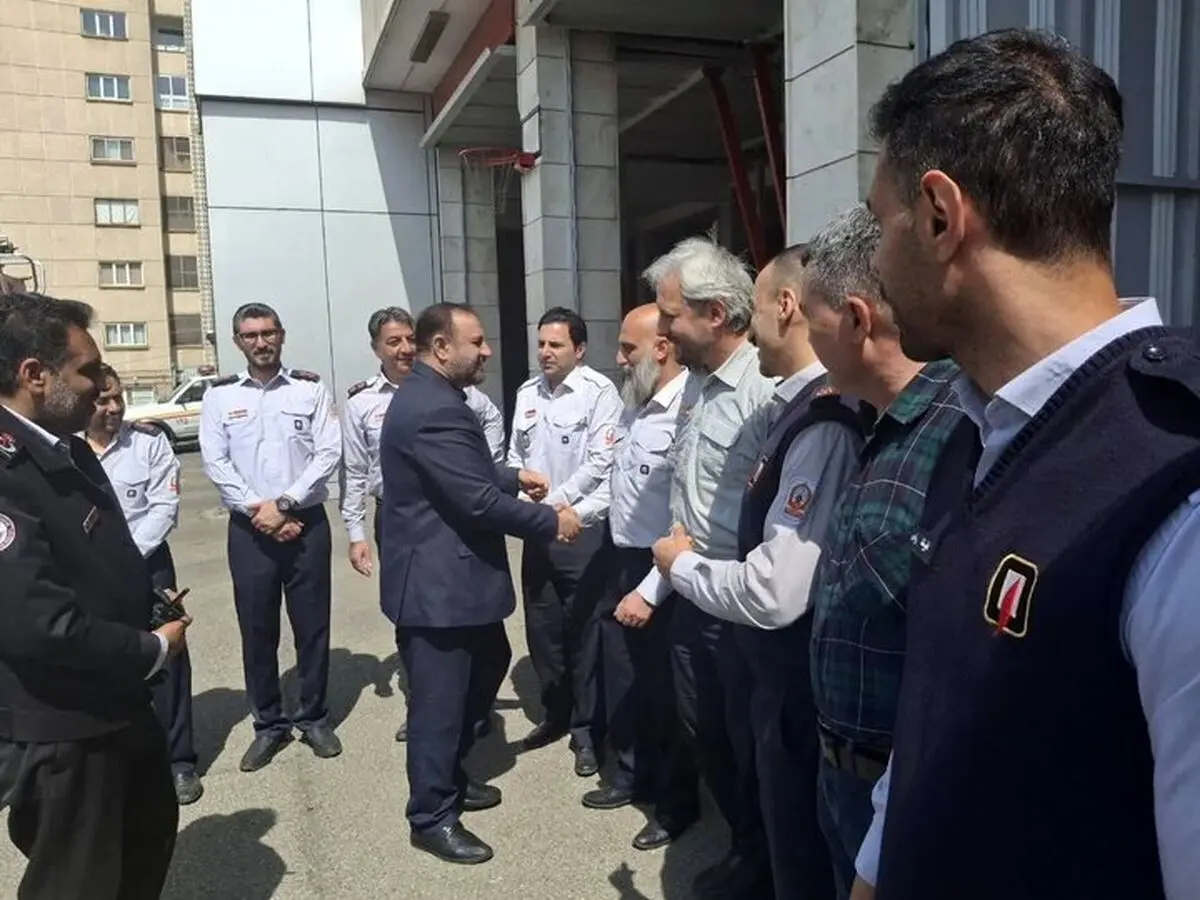 تقدیر دادستان تهران از نیروهای آتش‌نشانی در جنگ تحمیلی سوم