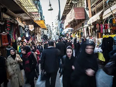 تحمیل رکودِ بازار پوشاک بر کارگران/ از نبود امکانات بهداشتی تا امضای برگه «من هیچ حقی ندارم»
