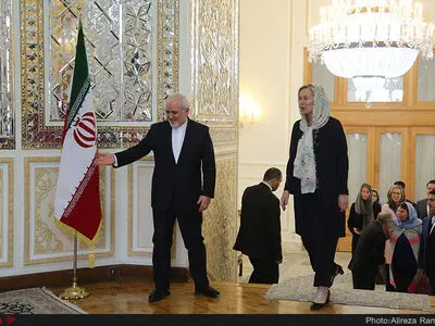 Zarif meets Dutch counterpart in Tehran