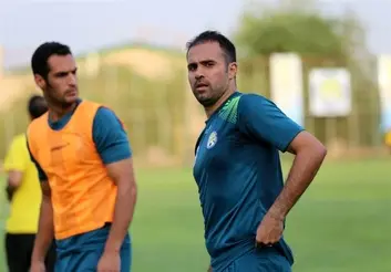 سپاهان مدعی است اما امیدوارم یحیی دست پر از اصفهان برگردد/پرسپولیس شروع خوبی نداشته اما در آسیا صعود می‌کند