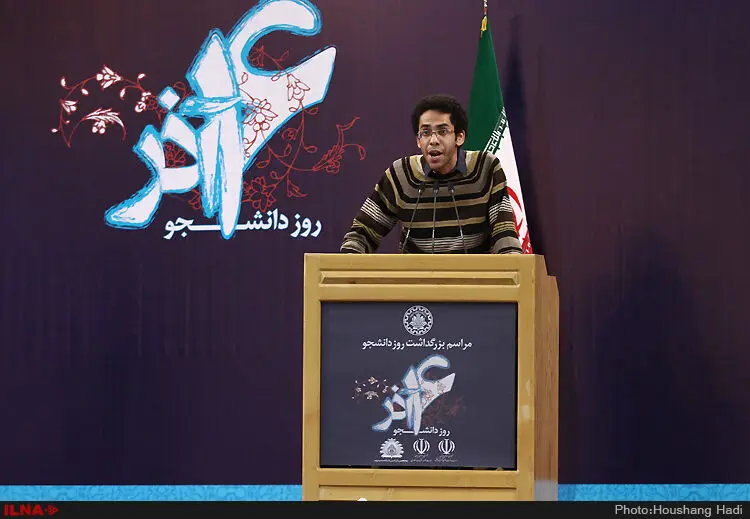 دانشجویان شعار دادند، صدای روحانی گرفت/ پای حصر به روز دانشجو کشیده شد + عکس