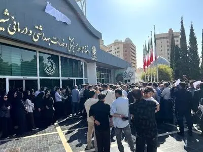 اعتراض کادر درمان شیراز به استعفای معاون توسعه دانشگاه علوم پزشکی/نگران بازگشت بحران پرداخت‌ها هستیم