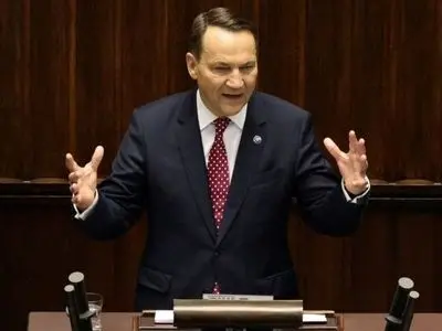 ورشو نمی‌تواند در برابر آمریکا بی‌دست‌وپا باشد