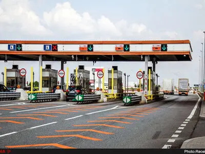 تمام گیت‌های نقدی پرداخت عوارض آزادراهی تا پایان سال جمع می‌شود/ شاغلان در باجه‌های پرداخت نقدی بیکار نمی‌شوند