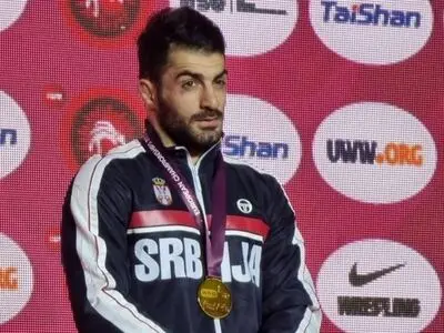 ارسلان: افتخار می‌کنم رئیس جمهور مدالم را تبریک گفت/ حس مرا کشتی‌گیری که درد غربت کشیده، می‌فهمد!