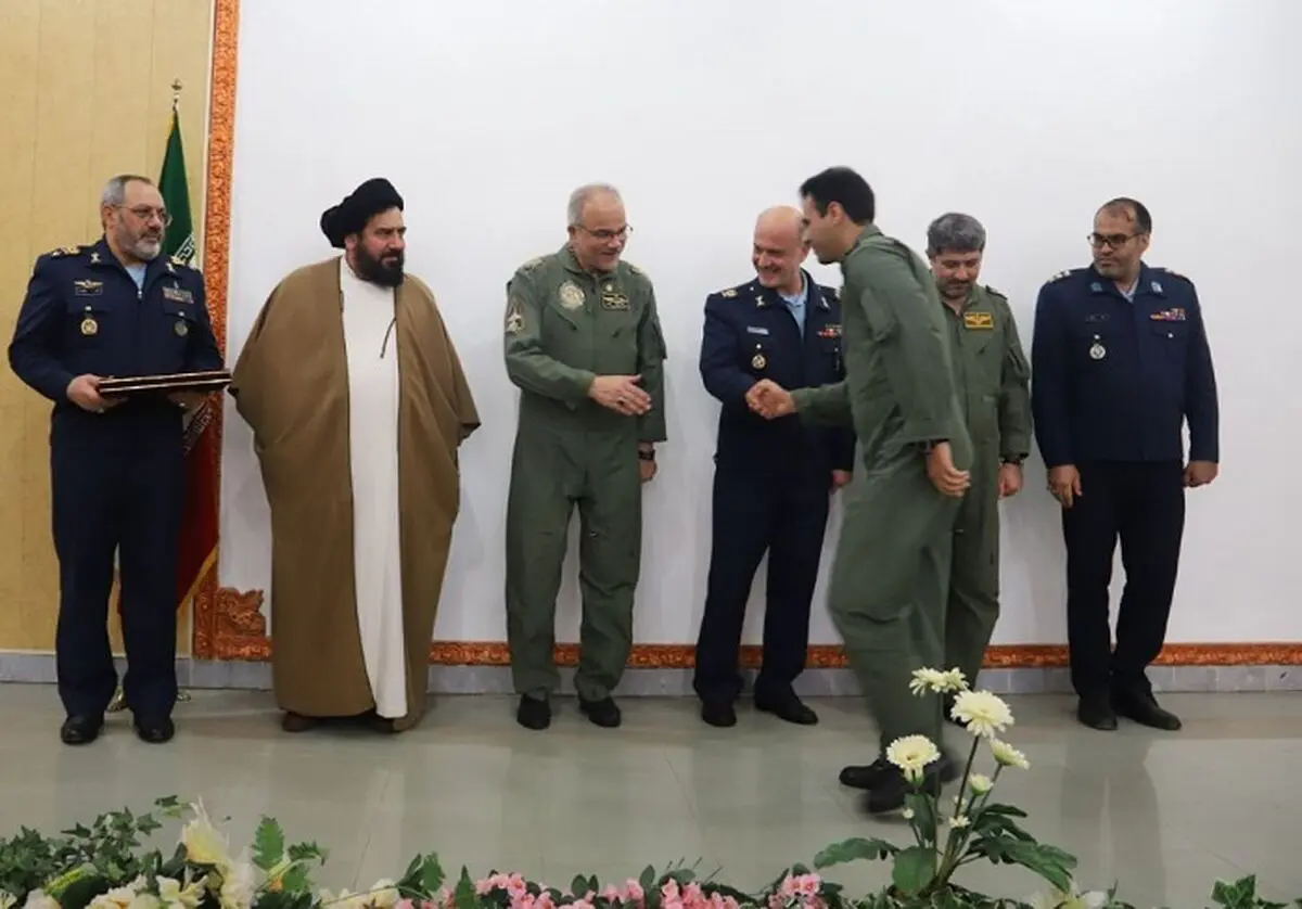 آیین دانش آموختگی خلبانان اف۵ در پایگاه هوایی وحدتی برگزار شد