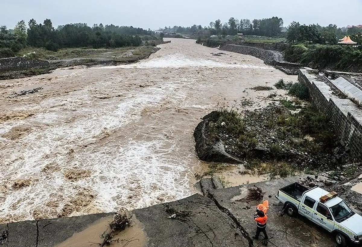 مسدود شدن یک محور روستایی در خواف به دلیل بارندگی