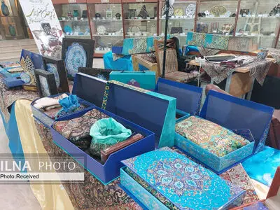 افزایش گرایش سازمان‌ها به ارائه هدایای صنایع دستی/ هنر بسته‌بندی به عرضه محصولات کمک می‌کند/ جذابیت سنگ‌های فیروزه برای آفریقایی‌ها