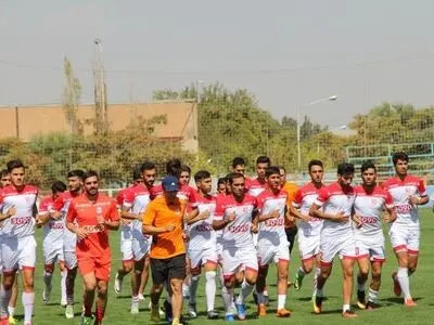 تمرین تراکتورسازی با حضور بازیکنان مصدوم (گزارش تصویری)