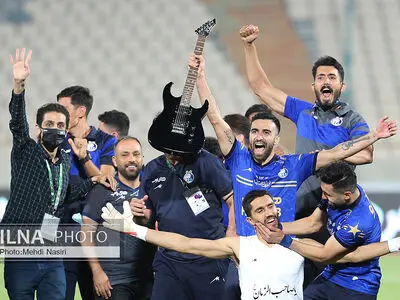 نودوششمین شهرآورد تیمهای استقلال و پرسپولیس