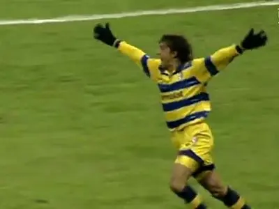 ویدئو نوستالوژی: هت‌تریک هرنان کرسپو در سال 1999‏