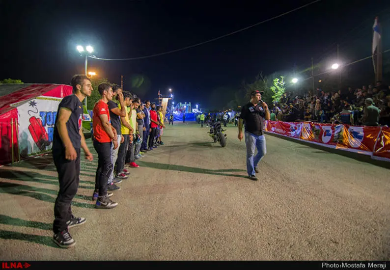 اجرای حرکات نمایشی تاپ رایدر در پارک دولت شهر دزفول