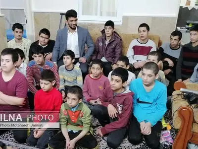 بازدید حسن یزدانی از آسایشگاه شهید بهشتی مشهد