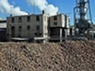 بخشی از ۴۵ ماه معوقات حقوقی کارگران کارخانه قند اهواز پرداخت شد